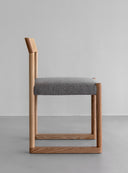 ROUND B DINING CHAIR