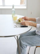 Prop Rounded Table - Essential