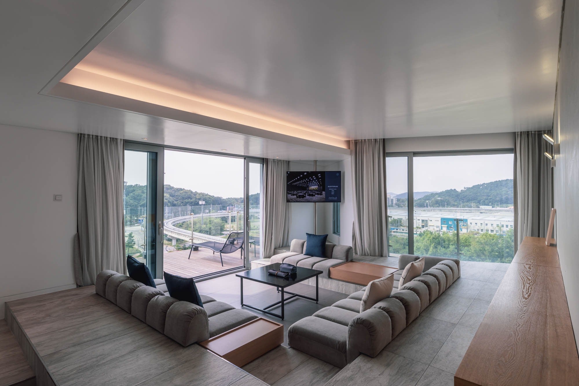 Nest Hotel